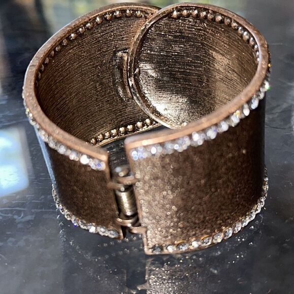 Crystal Cuff Bracelet! - Picture 6 of 8